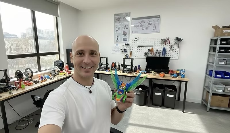 Winner small image - Awen Hollek Ltd.