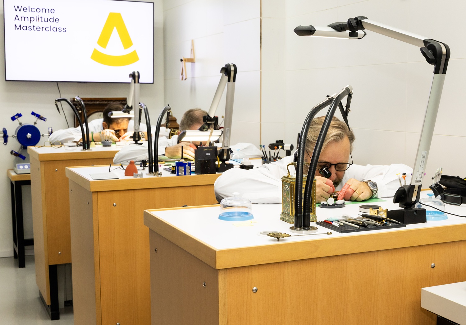 Winner small image - Amplitude HK